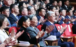 Tổng Bí thư Tô Lâm dự hòa nhạc có ‘giọng hát ngoài hành tinh’ Dimash Qudaiberge ở Kazakhstan