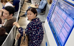 Người dân Đà Nẵng ngồi cả ngày chờ làm thủ tục đất đai