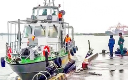Điều tàu cứu hộ tàu cá bị hỏng máy nơi biển động, gió cấp 6 do ảnh hưởng bão