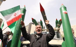 CBS News: Israel sẵn sàng tấn công Iran, Mỹ cảnh báo công dân rời khu vực