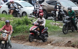Vì sao đường song hành cao tốc TP.HCM - Long Thành - Dầu Giây kẹt xe mấy ngày qua?