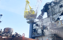 Khoảnh khắc tên lửa siêu thanh Nga đánh trúng giàn khoan Ukraine trên biển Đen