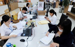 TP.HCM yêu cầu không để người dân đợi quá 20 phút khi nộp hồ sơ tại phường, xã mới