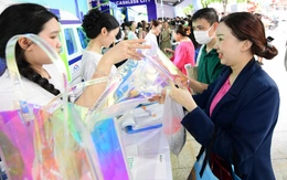 Uống trà sữa miễn phí, nhận lỉnh kỉnh quà, trải nghiệm công nghệ thanh toán số đỉnh cao