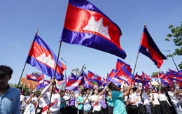 Người dân Campuchia tuần hành ủng hộ chính phủ bảo vệ chủ quyền đất nước