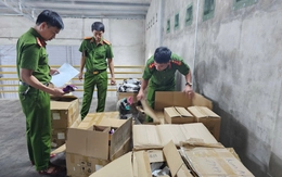 Mỹ phẩm không rõ nguồn gốc thu giữ tính theo đơn vị tấn