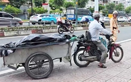 Cảnh sát giao thông Hàng Xanh xử phạt nhiều xe tự chế, chở hàng cồng kềnh