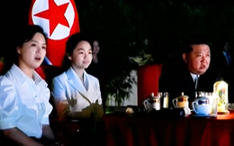 Video ông Kim Jong Un cùng phu nhân và ái nữ dự khánh thành khu nghỉ dưỡng ven biển