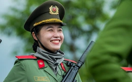Chiến sĩ công an vượt nắng gắt, luyện diễu binh mừng 80 năm Ngày Quốc khánh