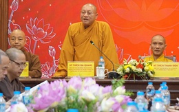 Vu lan ý nghĩa không nằm ở bông hồng trên ngực áo