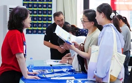Một gia đình Trung Quốc mất hơn 110.000 USD vì tin lời chạy trường điểm cho con