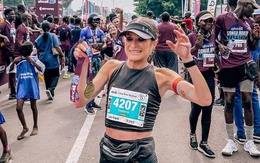 Nữ runner bị tước chiến thắng ở marathon vì bức ảnh ‘kỳ quặc’