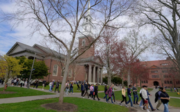 Mỹ ký sắc lệnh hạn chế visa du học Harvard