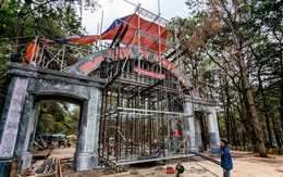 11 chiếc chiêng gắn trên cổng chào Biển Hồ giá hơn 4 tỉ đồng