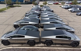 Xe Tesla giảm giá lăn bánh tới 260 triệu đồng giữa 'khẩu chiến' Trump - Musk