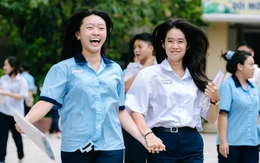 Đề toán thi vào lớp 10 TP.HCM, thí sinh đánh giá trái ngược nhau