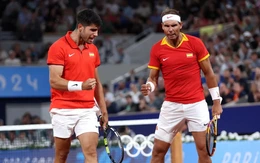 Alcaraz: Nadal là nguồn cảm hứng giúp tôi tạo ra màn ngược dòng 'điên rồ'
