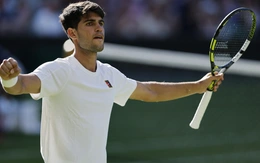 Alcaraz ra dấu dừng trận đấu tại Wimbledon 2025