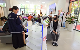 Độc đáo robot hướng dẫn người dân làm thủ tục hành chính ở phường Thủ Đức