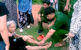 17 giờ tìm kiếm cụ bà 86 tuổi ở Đà Nẵng bị đãng trí đi lạc