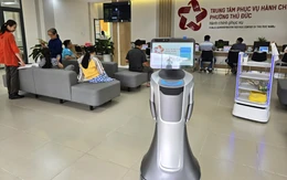 ‘Nữ lễ tân’ robot giải đáp 'A-Z' thủ tục hành chính cho người dân ở phường Thủ Đức