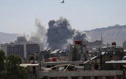 Israel liên tục không kích trụ sở Bộ Quốc phòng Syria