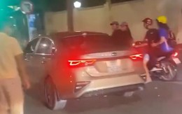 Xác minh ô tô tông xe máy rồi bỏ chạy, tiếp tục gây tai nạn ở Hà Nội