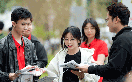 Trực tiếp: Ngày hội tư vấn nguyện vọng xét tuyển 2025, chuyên gia tư vấn sẵn sàng 'gỡ rối'
