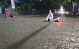 Đường phố Đà Nẵng ngập chìm trong nước giữa hè: Cơ quan chức năng nói gì?