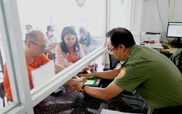 Nhiều người nước ngoài ở Tây Ninh đến công an xác thực tài khoản định danh điện tử