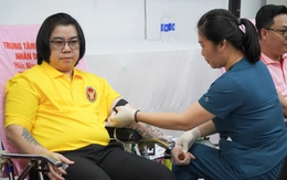 Đạp xe diễu hành, hiến máu tại Việt Nam mừng sinh nhật Quốc vương Thái Lan