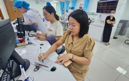 Rò rỉ hóa chất từ nhà máy bột giặt VICO, người dân bị ngất phải đi viện