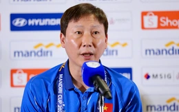 HLV Kim Sang Sik: 'Hậu vệ U23 Việt Nam phải rất tập trung trước Philippines'