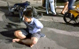 Hai thiếu niên dàn cảnh tấn công, khống chế tài xế xe ôm cướp tài sản
