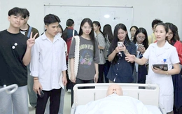 Khi IELTS 'khuynh đảo' tuyển sinh y khoa