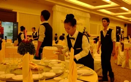 Mang đồ ăn đám tiệc về nhà là vô duyên, vậy chuyện bỏ thức ăn còn ngon liệu có đúng?