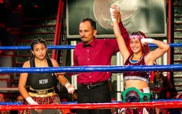 Tranh cãi nảy lửa chuyện nữ võ sĩ 12 tuổi đánh boxing chuyên nghiệp
