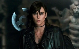 Charlize Theron của The Old Guard 2 tiết lộ từng bị một đạo diễn quấy rối khi mới vào nghề