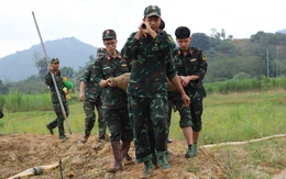 Công binh tháo gỡ 3 quả bom có sức công phá cực lớn ở Lâm Đồng
