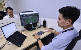 Tiền chờ mua chứng khoán tăng vọt, margin 'căng', cần lưu ý gì?