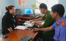 Bị khởi tố vì chiếm giữ 100 triệu của người khác chuyển khoản nhầm