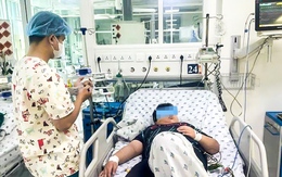 12 tuổi nhưng nặng 83kg, bé trai suy hô hấp nặng, tổn thương gan khi mắc sốt xuất huyết