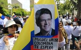 Ứng cử viên tổng thống Colombia qua đời sau khi bị bắn hồi tháng 6