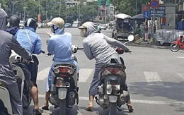Ảnh vui 12-8: Đi đường nhưng không quên 'hóng drama'