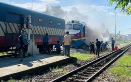 Đầu máy tàu hỏa bốc cháy do sự cố kỹ thuật