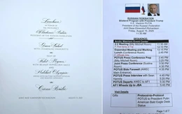 Nhân viên Nhà Trắng để quên thực đơn ông Trump chiêu đãi ông Putin tại khách sạn