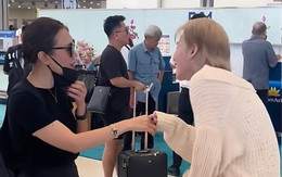 Jack khúm núm chào hỏi khi gặp 'chị đại' Mỹ Tâm ở sân bay