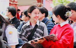 Tin tức sáng 25-8: Vì sao điểm chuẩn tuyển sinh các ngành y dược, sư phạm biến động mạnh?