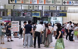 Tàu cao tốc Shinkansen dừng khẩn cấp, 560 hành khách mắc kẹt 3 tiếng