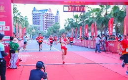 Hàng ngàn người chạy giải ‘Hành trình 80 năm - Vì an ninh Tổ quốc’